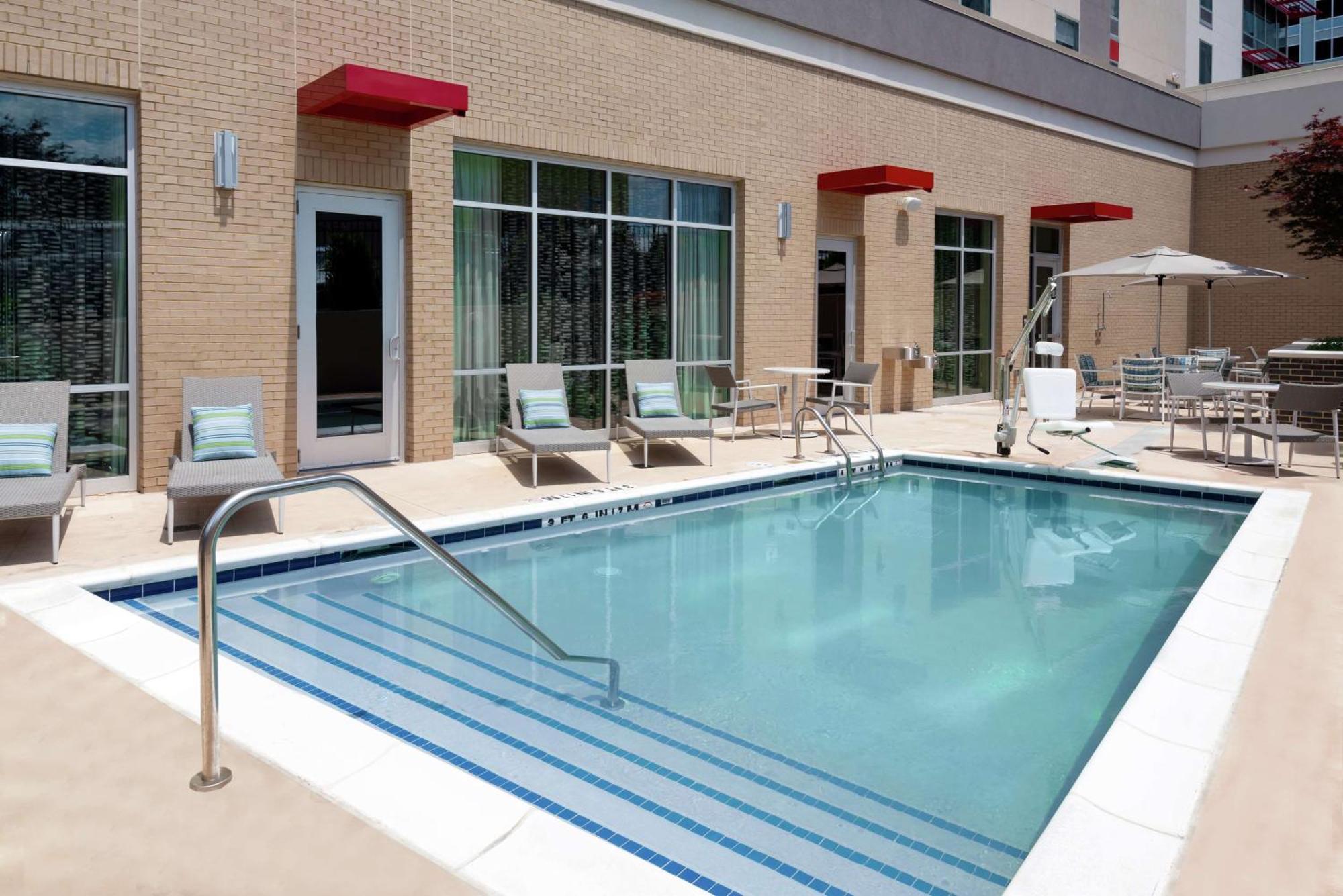 Hampton Inn & Suites Atlanta Buckhead Place Ngoại thất bức ảnh